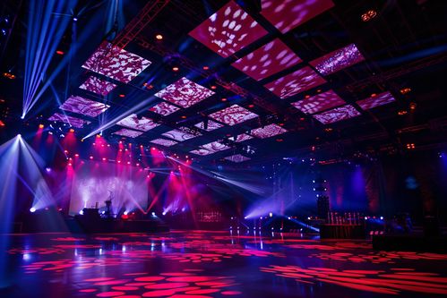 音樂會(huì)舞臺上的射燈攝影圖片 攝影圖 下載至來源處